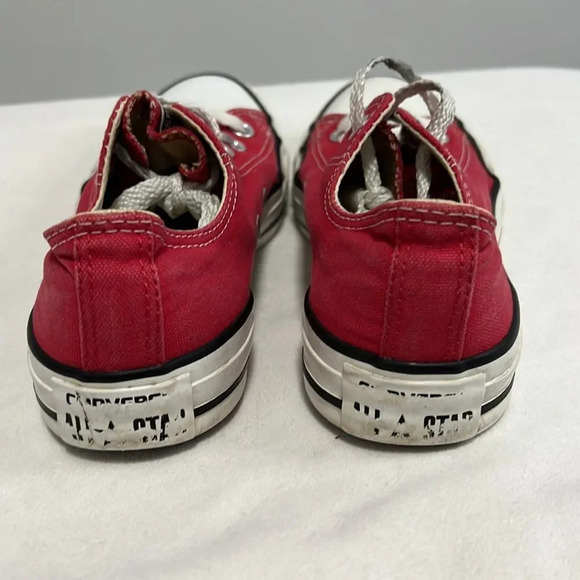 Converse Chuck Taylor All Star Classic Sneakers in Red Women’s size 6 - Picture 6 of 9